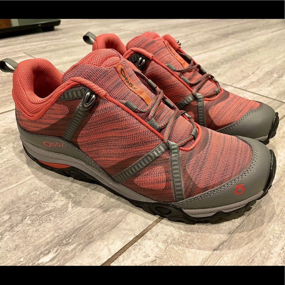 OBOZ Woman’s hiking/trail shoes - size L